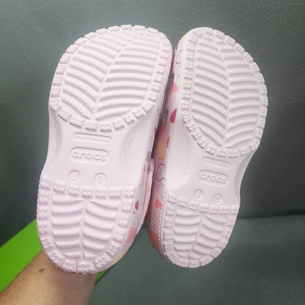 Crocs Classic Vday Clog K Pink Milk Hearts Kids Size J3 NWT